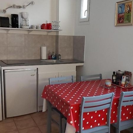 L'Appartement De L'Eglise 생트마리들라메르 외부 사진