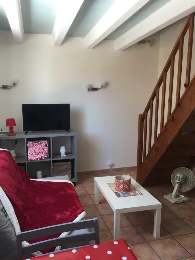 L'Appartement De L'Eglise 생트마리들라메르 외부 사진